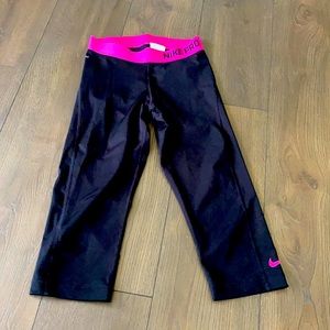 Nike Pro capris